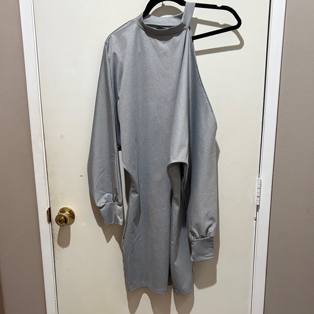 Chic Women's Light Gray Crewneck Top